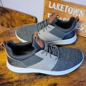 Skechers Men's classic fit Delson-Camben Sneakers